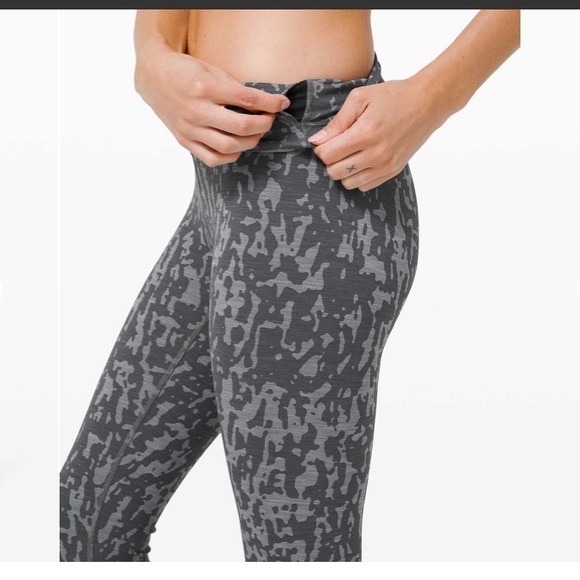 Lululemon Wunder Train High Rise Tight 25” - Picture 8 of 10